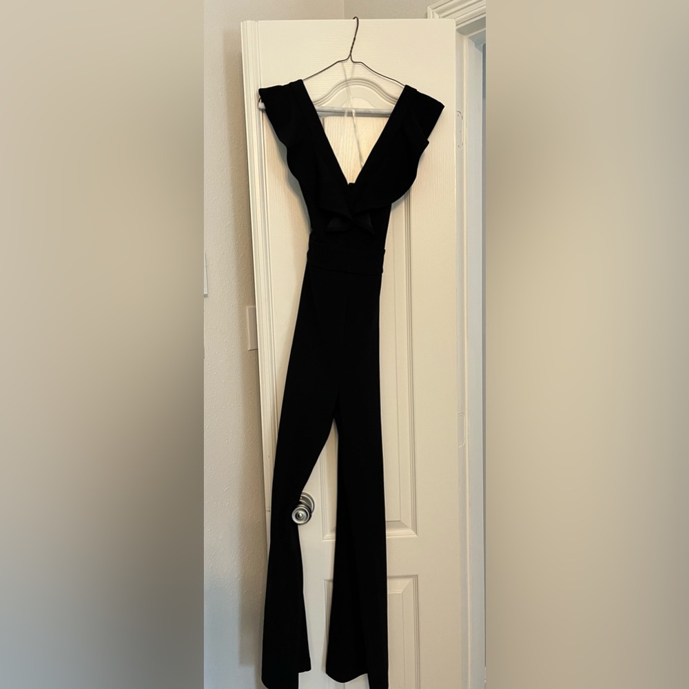 EUC BAR III BLACK SLEEVELESS JUMPSUIT